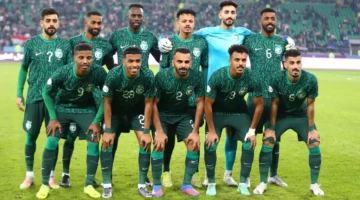 الأخضر يستعد للمنافسة .. موعد مباراة السعودية و عمان في كأس العرب والقنوات الناقلة 2025